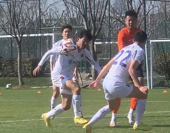 老师脱衣服